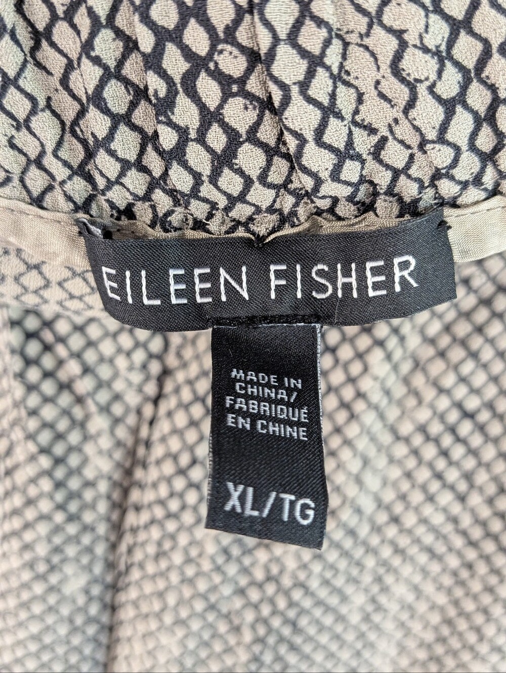 Eileen Fisher 100% Silk Pants XL Gray Snakesin Print Elastic Waist Tapered Legs - Picture 5 of 7